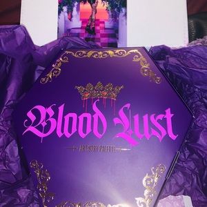 💜 BNIB BLOOD LUST PALLET 💜